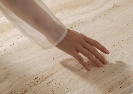 Стол модель Clover фабрики Naturedesign - дизайнер Джино Каролло