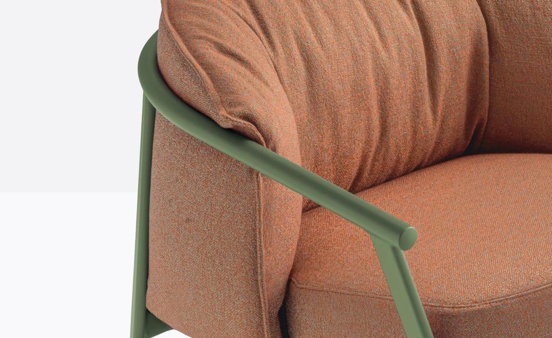 Двухместный диван Lamorisse 3682 от фабрики Pedrali