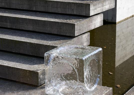 Журнальный столик Etime от Barovier&Toso - дизайнер Luca Nichetto