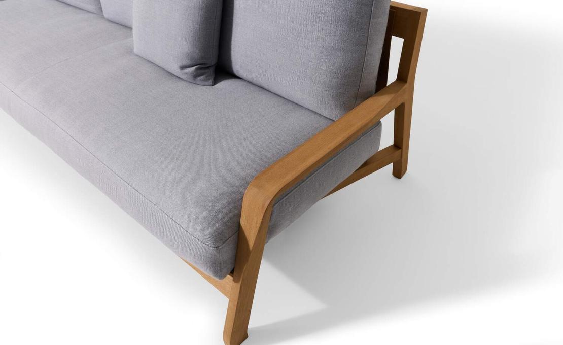 Диван модель Eloro фабрики Cassina - дизайнер Родольфо Дордони