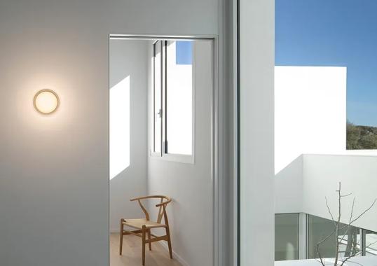 Бра Dots glass от Vibia - дизайнер Мартин Азуа