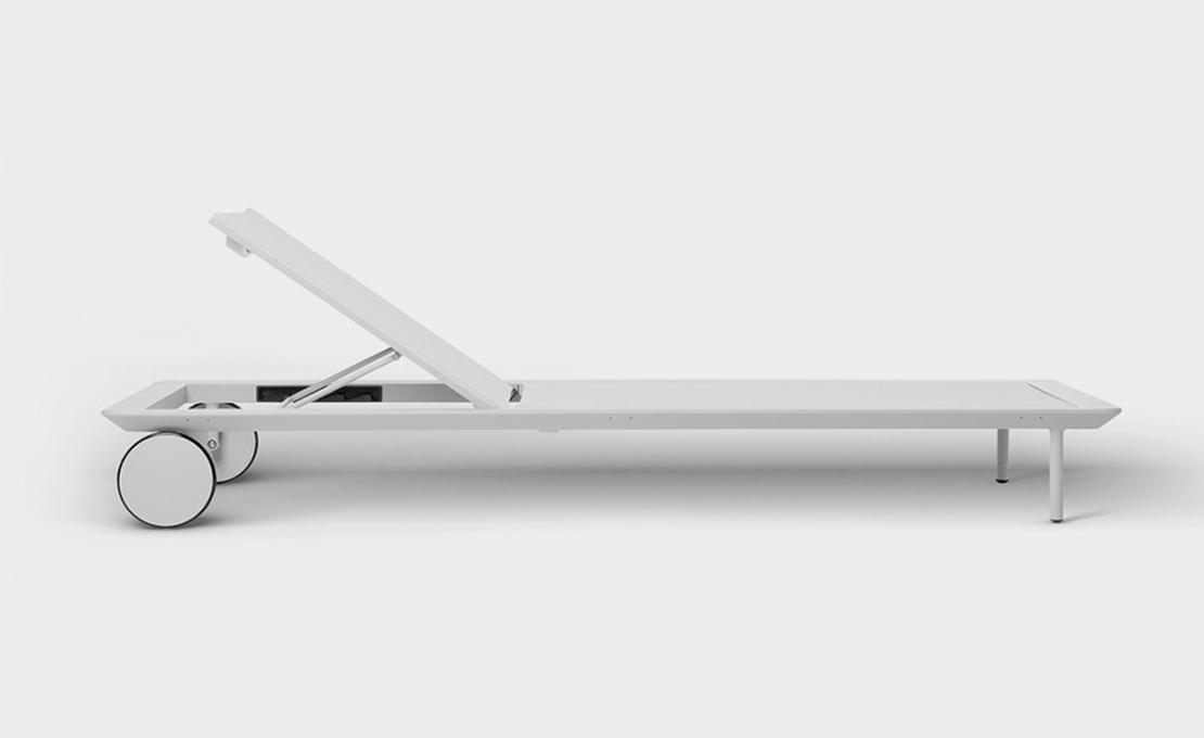 Стулья модель Senja Lounger от фабрики Tribù
