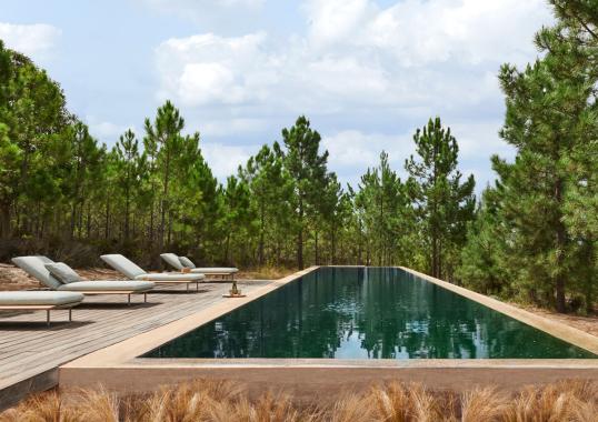 Стулья модель Senja Lounger от фабрики Tribù
