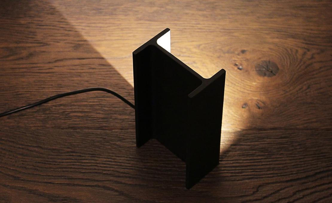 Настольная лампа модель Mini Mais Plus Que Cela Je Ne Peux Pas Table Lamp от фабрики Nemo