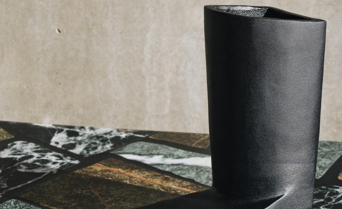 Письменный стол модель Cast Collection Decorative Object от фабрики Tom Dixon