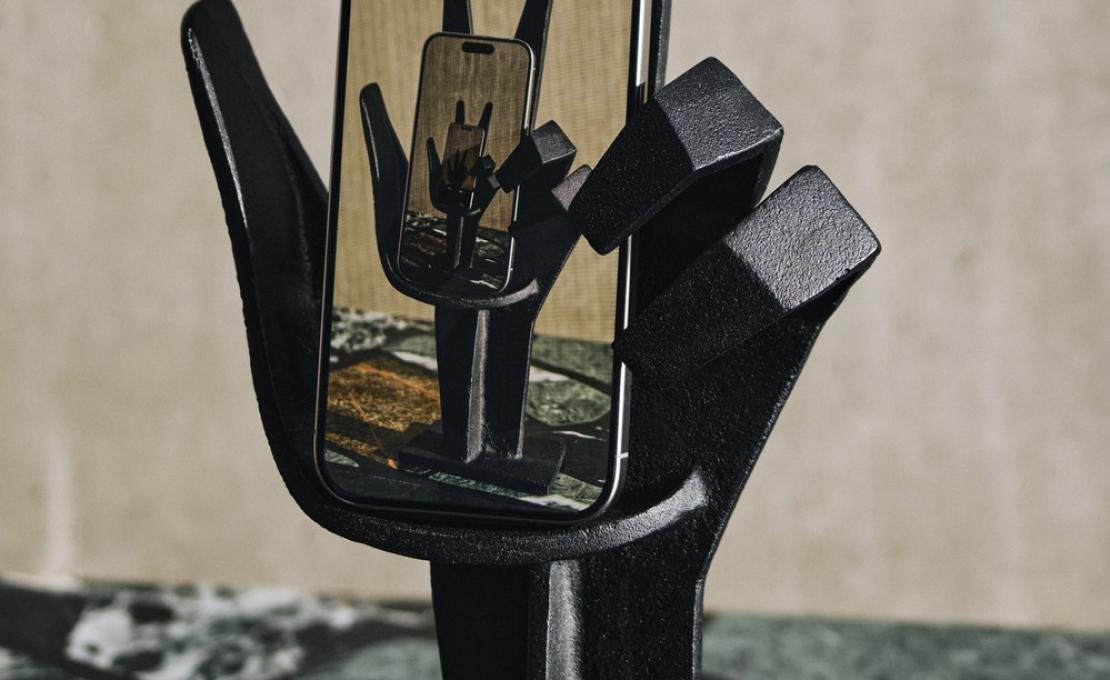 Письменный стол модель Cast Collection Decorative Object от фабрики Tom Dixon