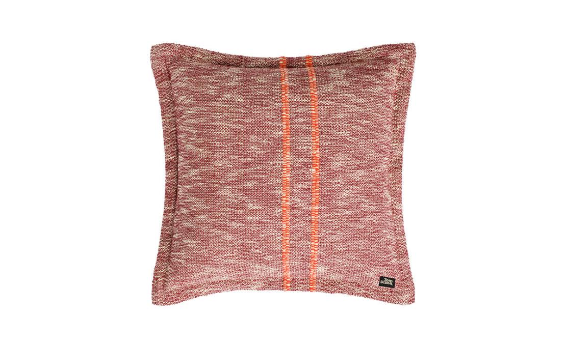 Кровать модель Track Cushion от фабрики Tom Dixon