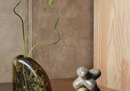Ваза модель Boulder Vase от фабрики Tom Dixon