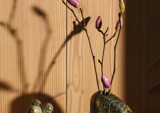 Ваза модель Boulder Vase от фабрики Tom Dixon