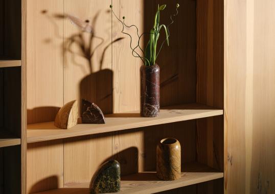 Ваза модель Boulder Vase от фабрики Tom Dixon