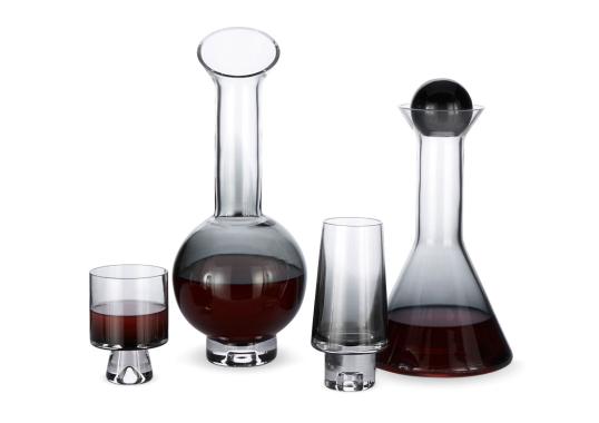 Ваза модель 205141 от фабрики Tom Dixon