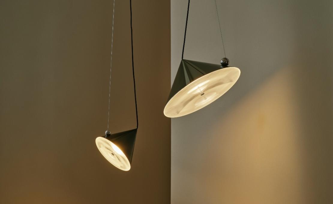 Подвесной светильник модель Pose Suspension Lamp - L. 43 cm от фабрики Tom Dixon