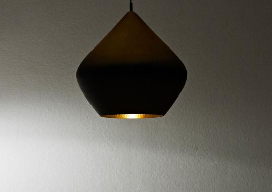 Подвесной светильник модель Beat Stout LED Suspension Lamp от фабрики Tom Dixon
