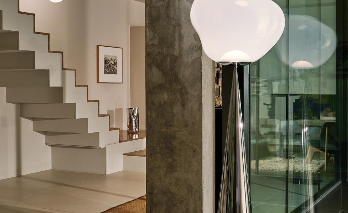 Торшер модель Melt Cone Fat Floor Lamp Led - Silver Cone от фабрики Tom Dixon