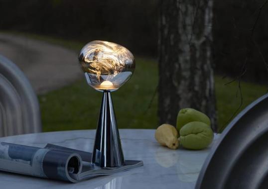 Настольная лампа модель Melt Portable Light – In&Outdoor Table Lamp от фабрики Tom Dixon