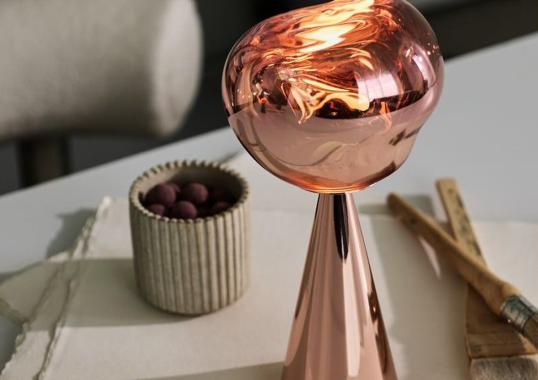 Настольная лампа модель Melt Portable Light – In&Outdoor Table Lamp от фабрики Tom Dixon
