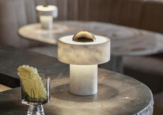 Настольная лампа модель Stone Portable Table Lamp от фабрики Tom Dixon