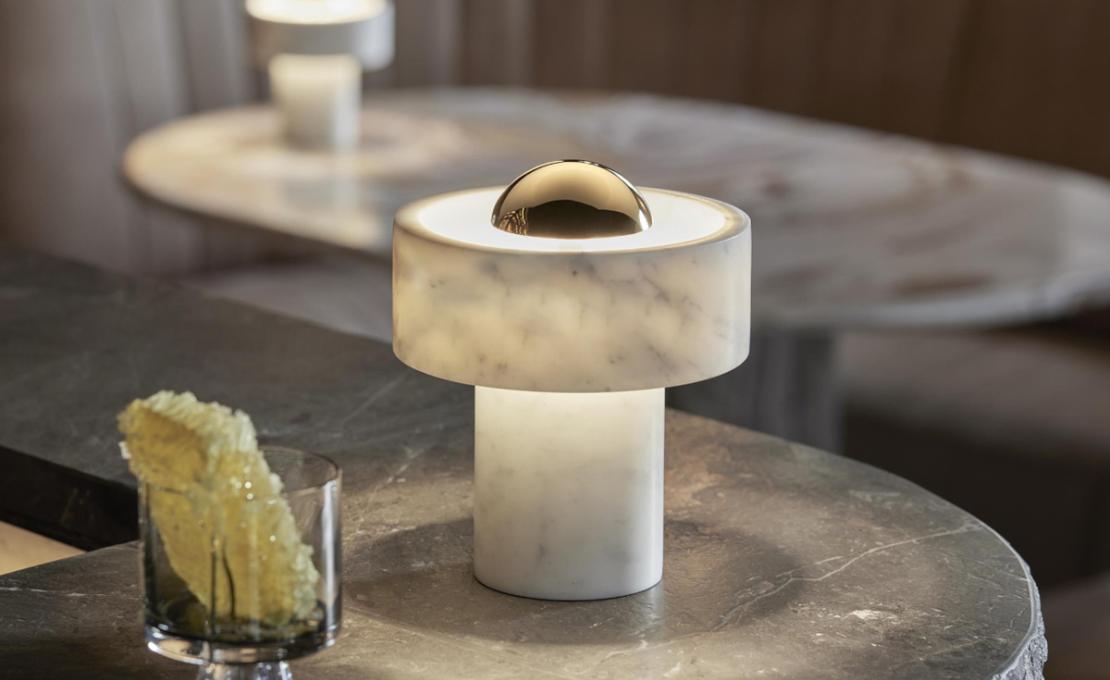 Настольная лампа модель Stone Portable Table Lamp от фабрики Tom Dixon