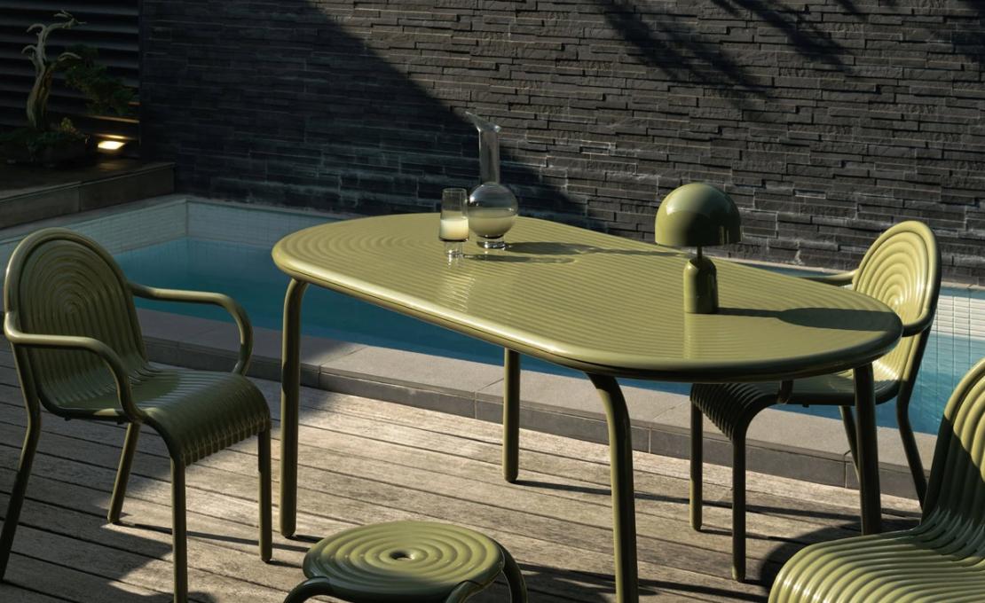 Настольная лампа модель Bell Table Lamp - Portable от фабрики Tom Dixon