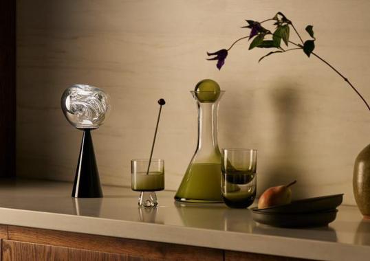 Настольная лампа модель Melt Portable Light – In&Outdoor Table Lamp от фабрики Tom Dixon