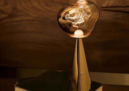 Настольная лампа модель Melt Portable Light – In&Outdoor Table Lamp от фабрики Tom Dixon