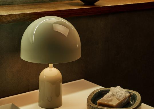 Настольная лампа модель Bell Table Lamp - Portable от фабрики Tom Dixon