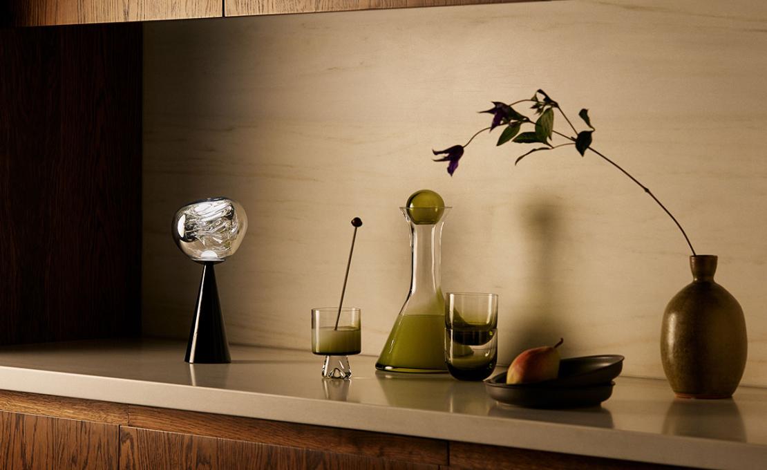 Настольная лампа модель Melt Portable Light – In&Outdoor Table Lamp от фабрики Tom Dixon