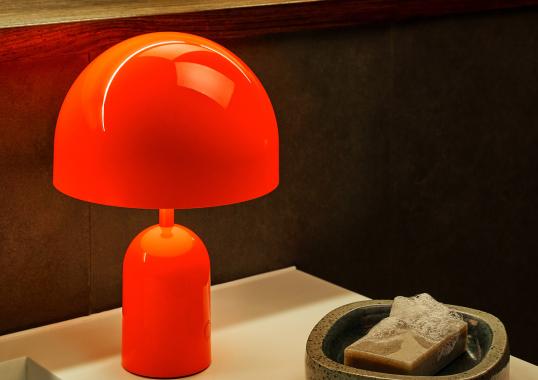 Настольная лампа модель Bell Table Lamp - Portable от фабрики Tom Dixon