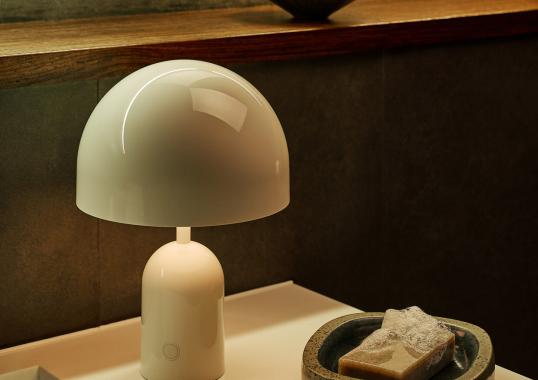 Настольная лампа модель Bell Table Lamp - Portable от фабрики Tom Dixon