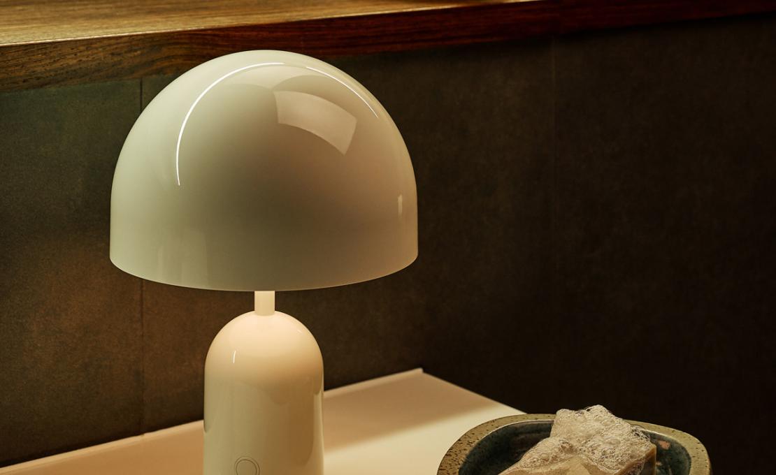 Настольная лампа модель Bell Table Lamp - Portable от фабрики Tom Dixon