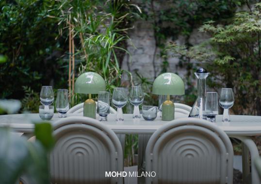 Настольная лампа модель Bell Table Lamp - Portable от фабрики Tom Dixon