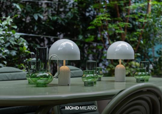 Настольная лампа модель Bell Table Lamp - Portable от фабрики Tom Dixon
