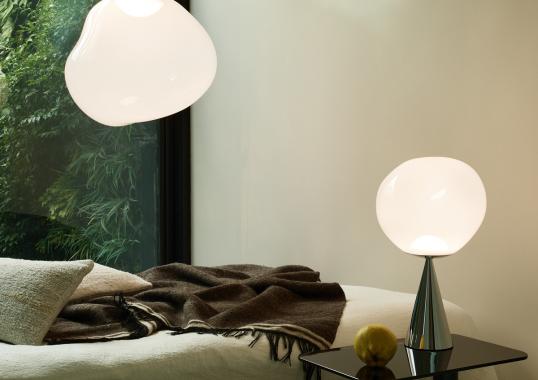 Настольная лампа модель Melt Cone Fat Table Lamp LED - Silver Cone от фабрики Tom Dixon