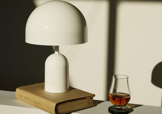 Настольная лампа модель Bell Table Lamp - Portable от фабрики Tom Dixon