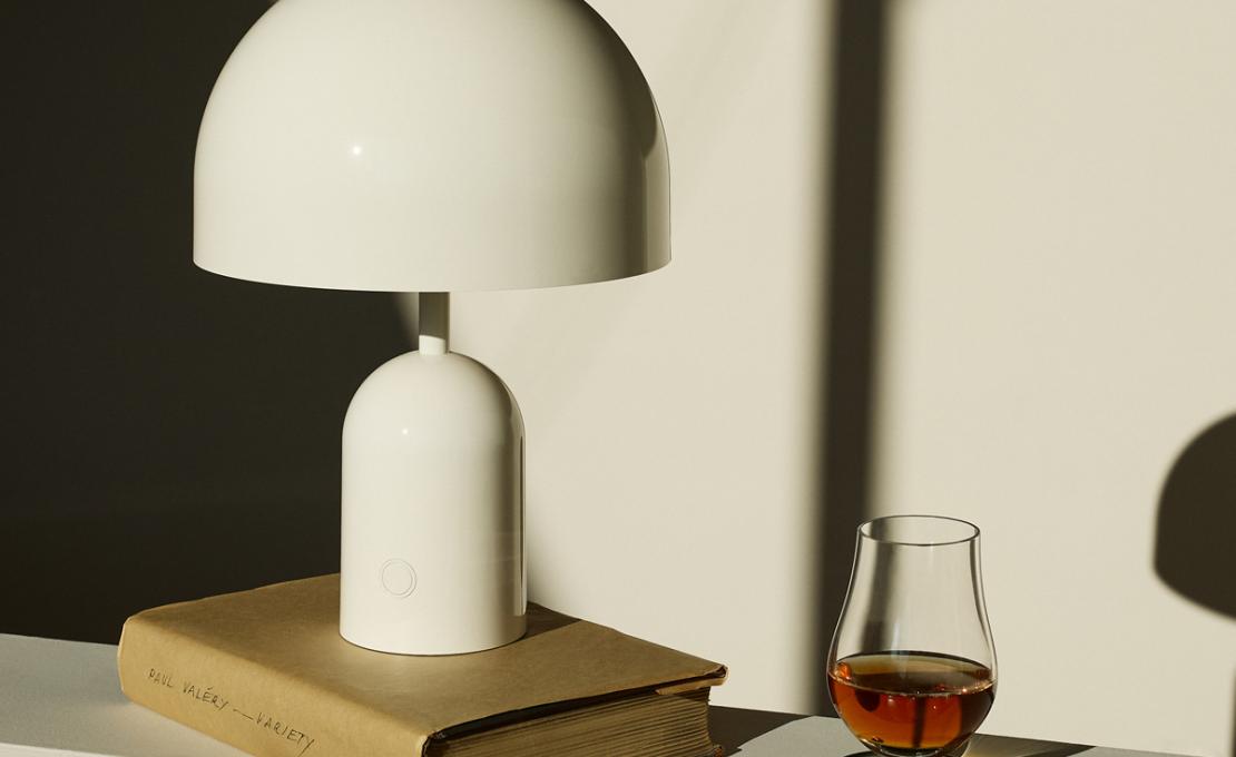 Настольная лампа модель Bell Table Lamp - Portable от фабрики Tom Dixon