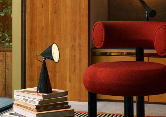Настольная лампа модель Pose Portable LED - Table Lamp от фабрики Tom Dixon