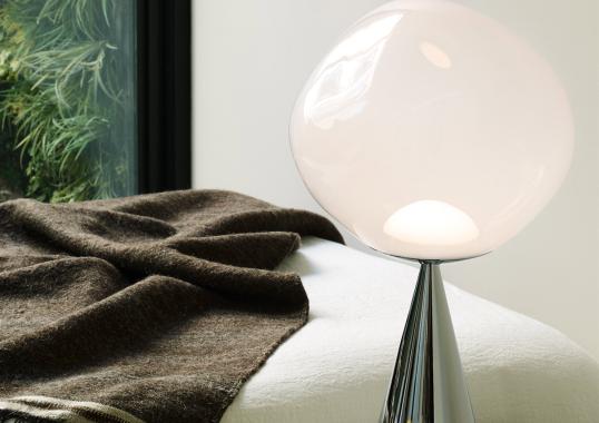 Настольная лампа модель Melt Cone Fat Table Lamp LED - Silver Cone от фабрики Tom Dixon