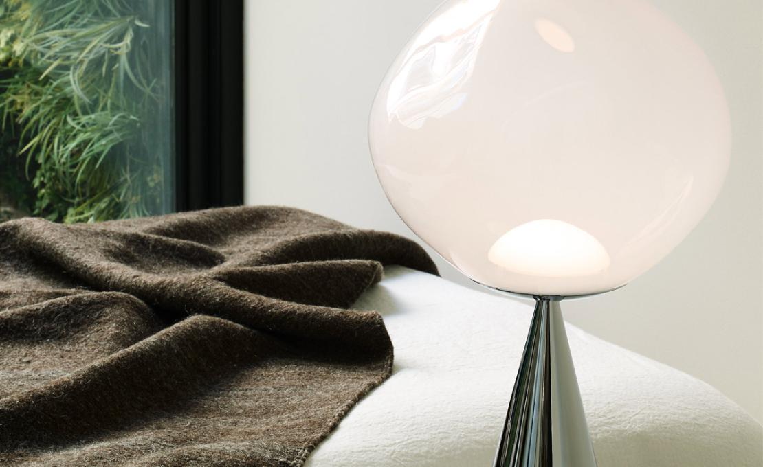 Настольная лампа модель Melt Cone Fat Table Lamp LED - Silver Cone от фабрики Tom Dixon
