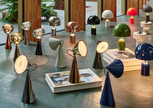 Настольная лампа модель Pose Portable LED - Table Lamp от фабрики Tom Dixon