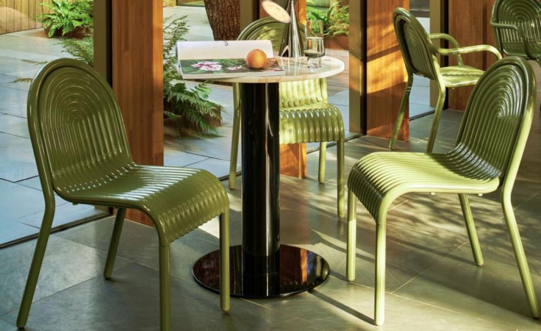 Кресло модель Groove Armchair от фабрики Tom Dixon