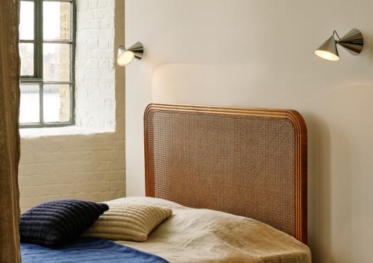 Бра модель Pose Surface Wall Lamp от фабрики Tom Dixon