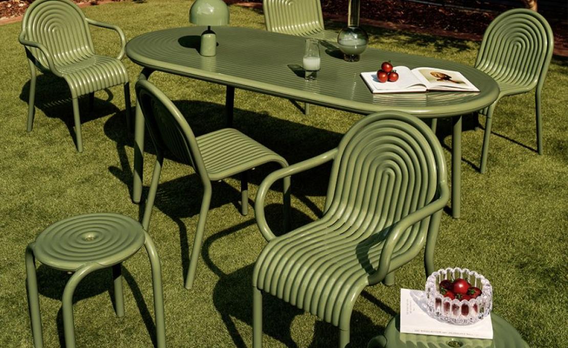 Кресло модель Groove Armchair от фабрики Tom Dixon