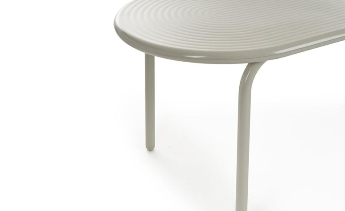 Кресло модель Groove Obround Table от фабрики Tom Dixon