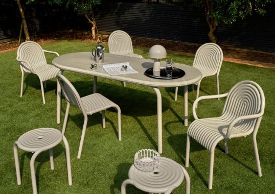 Кресло модель Groove Obround Table от фабрики Tom Dixon