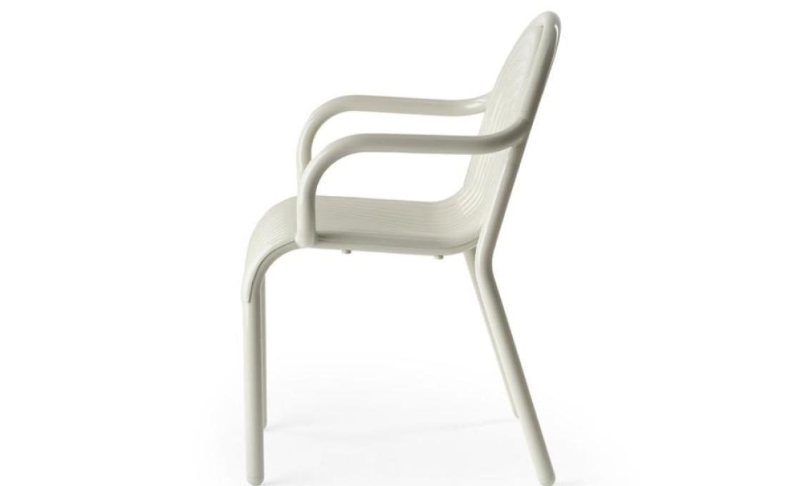 Кресло модель Groove Armchair от фабрики Tom Dixon
