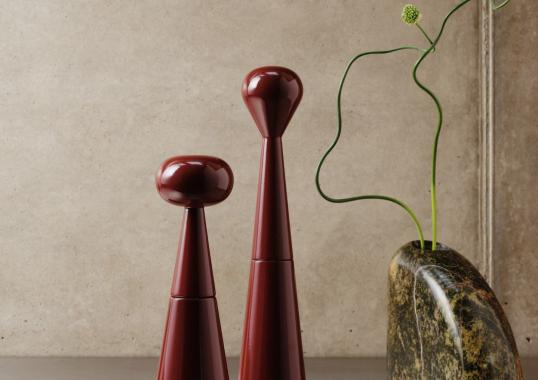 Журнальный столик модель Mill Burgundy Grinder от фабрики Tom Dixon