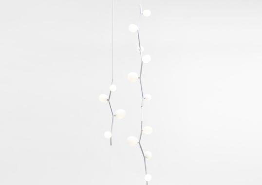 Подвесной светильник модель Ivy PC 1060 Vertical Lampada a Sospensione от фабрики Brokis