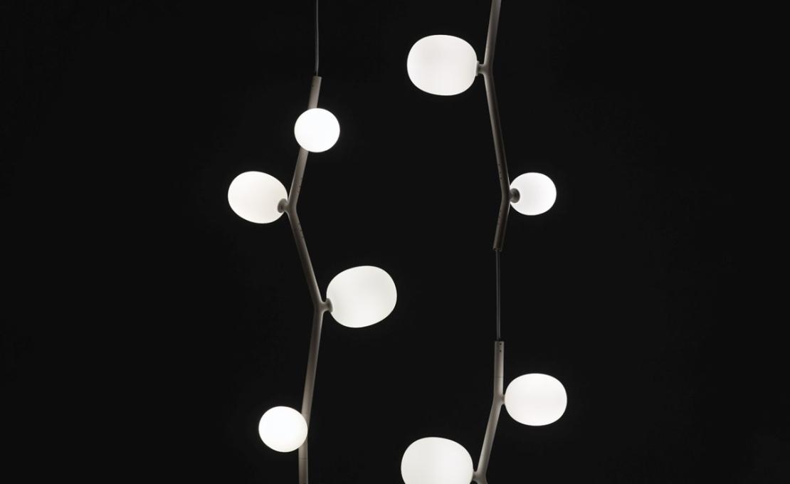 Подвесной светильник модель Ivy PC 1060 Vertical Lampada a Sospensione от фабрики Brokis