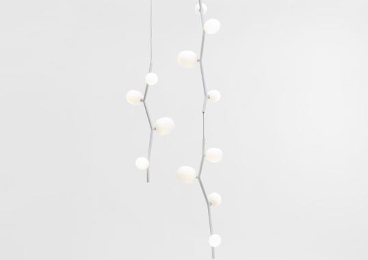 Подвесной светильник модель Ivy Vertical 8 Suspension Lamp от фабрики Brokis