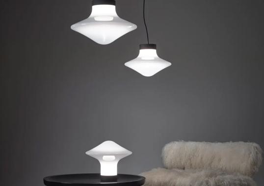 Настольная лампа модель Trottola Table Lamp - L от фабрики Brokis